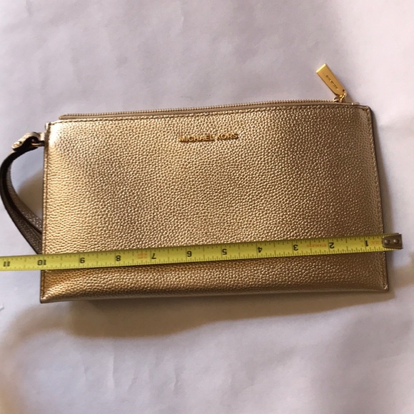 Michael Kors gold travel pouch - Picture 4 of 5